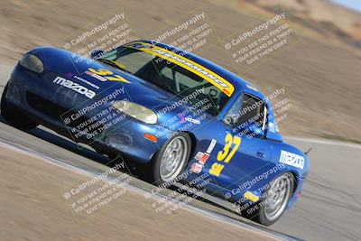media/Oct-15-2023-CalClub SCCA (Sun) [[64237f672e]]/Group 4/Qualifying/